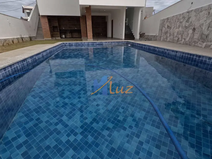 Casa de Condomínio com 5 quartos à venda, 379m2 em Lagoa, Macae - RJ - imagem 4 Foto 4 de Casa de Condomínio com 5 quartos à venda, 379m2 em Lagoa, Macae - RJ