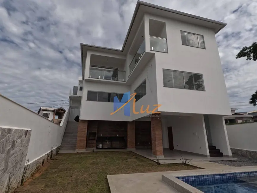 Casa de Condomínio com 5 quartos à venda, 379m2 em Lagoa, Macae - RJ - imagem 3 Foto 3 de Casa de Condomínio com 5 quartos à venda, 379m2 em Lagoa, Macae - RJ
