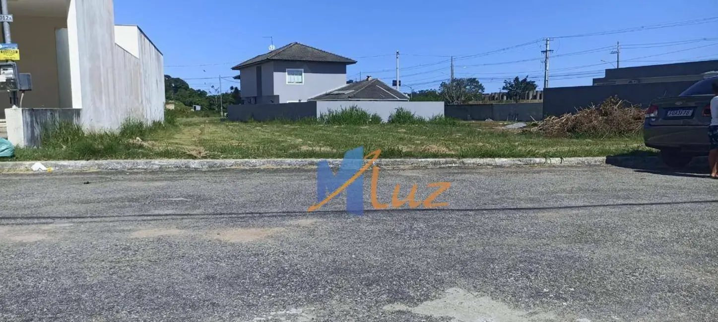 Foto 1 de Terreno / Lote à venda, 281m2 em Macae - RJ