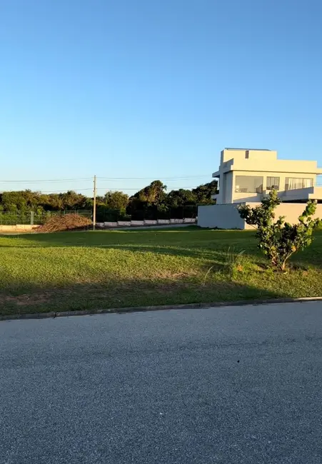 Foto 1 de Terreno / Lote à venda, 472m2 em Balneário das Garças, Rio Das Ostras - RJ