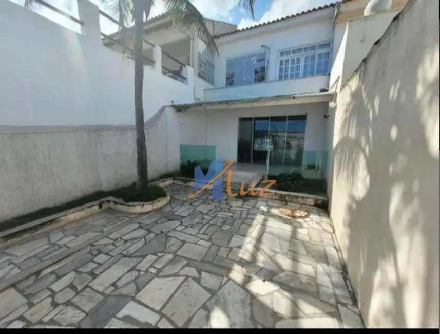 Foto 2 de Casa com 5 quartos à venda, 200m2 em Praia Campista, Macae - RJ