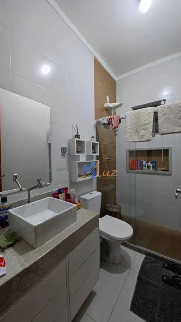 Casa com 3 quartos à venda, 90m2 em Lagoa, Macae - RJ - imagem 6 Foto 6 de Casa com 3 quartos à venda, 90m2 em Lagoa, Macae - RJ