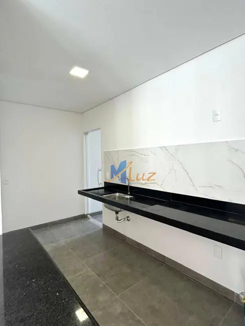 Foto 3 de Casa de Condomínio com 2 quartos à venda, 80m2 em Riviera Fluminense, Macae - RJ