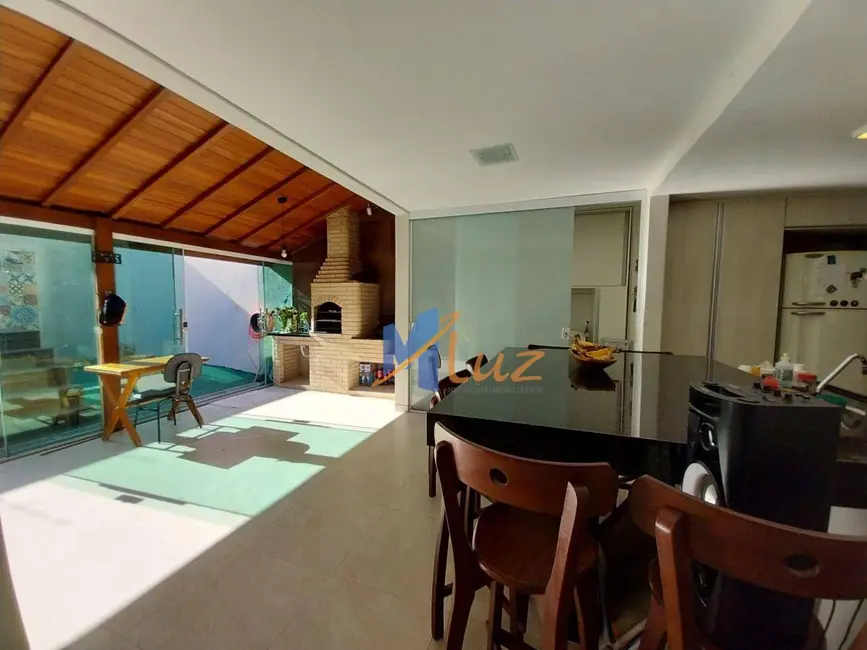 Casa com 3 quartos à venda, 360m2 em Riviera Fluminense, Macae - RJ - imagem 5 Foto 5 de Casa com 3 quartos à venda, 360m2 em Riviera Fluminense, Macae - RJ