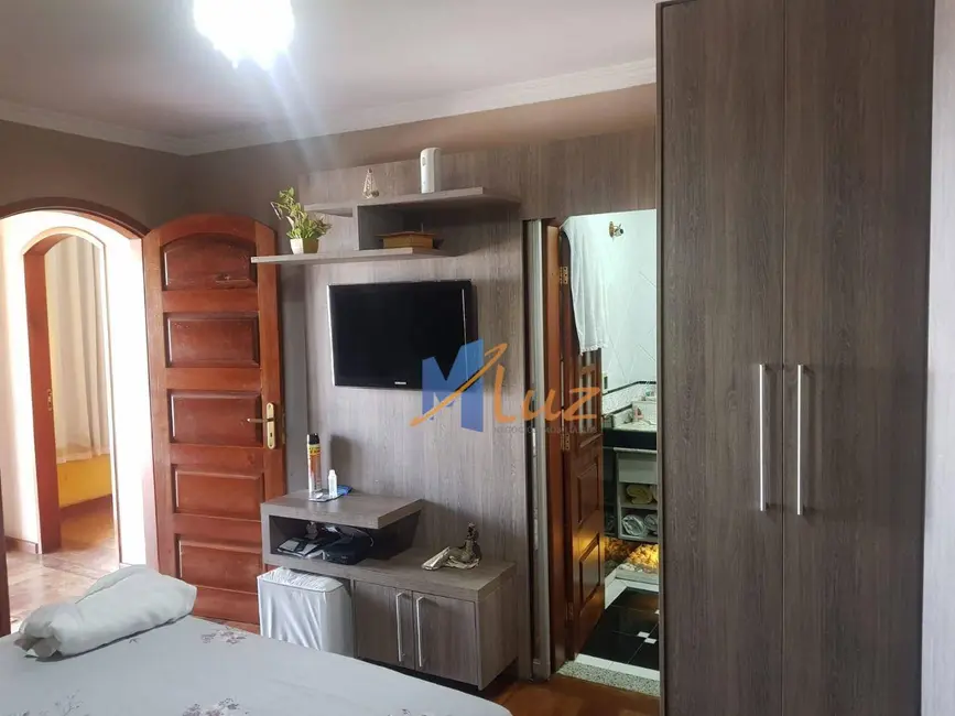 Casa de Condomínio com 3 quartos à venda, 168m2 em Parque Aeroporto, Macae - RJ - imagem 5 Foto 5 de Casa de Condomínio com 3 quartos à venda, 168m2 em Parque Aeroporto, Macae - RJ