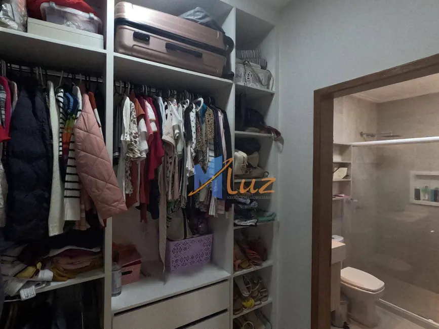 Foto 3 de Casa de Condomínio com 3 quartos à venda, 360m2 em Alphaville, Rio Das Ostras - RJ