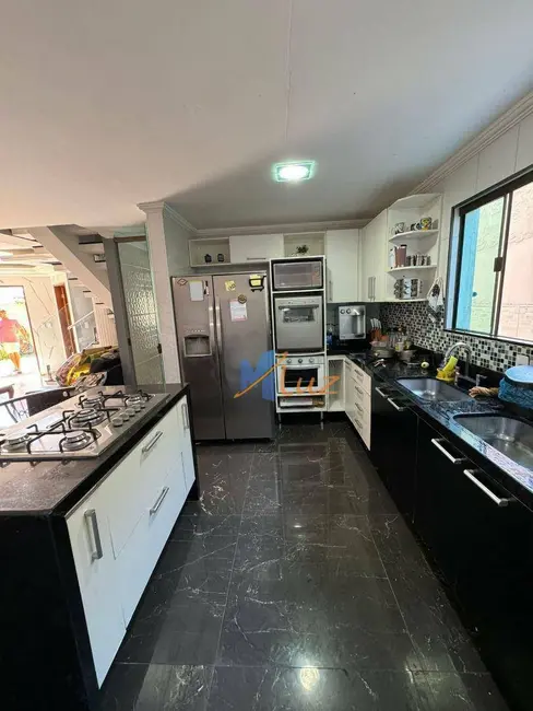 Casa de Condomínio com 4 quartos para alugar, 450m2 em Lagoa, Macae - RJ - imagem 2 Foto 2 de Casa de Condomínio com 4 quartos para alugar, 450m2 em Lagoa, Macae - RJ
