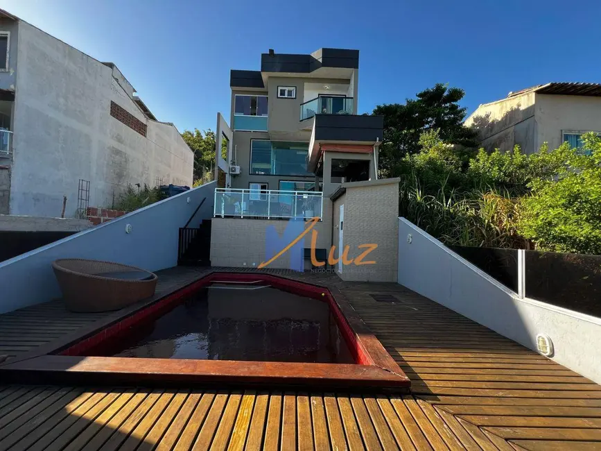 Foto 1 de Casa com 3 quartos à venda, 480m2 em Lagoa, Macae - RJ