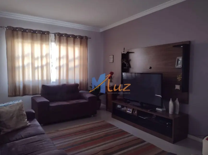 Casa de Condomínio com 3 quartos à venda, 150m2 em Jardim Santo Antônio, Macae - RJ - imagem 5 Foto 5 de Casa de Condomínio com 3 quartos à venda, 150m2 em Jardim Santo Antônio, Macae - RJ