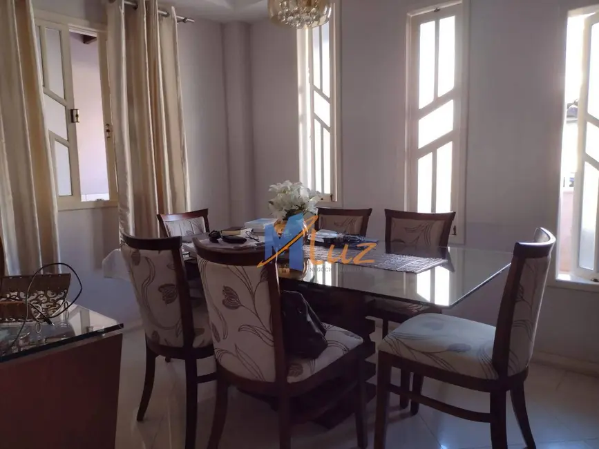 Casa de Condomínio com 3 quartos à venda, 150m2 em Jardim Santo Antônio, Macae - RJ - imagem 8 Foto 8 de Casa de Condomínio com 3 quartos à venda, 150m2 em Jardim Santo Antônio, Macae - RJ