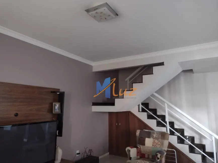 Casa de Condomínio com 3 quartos à venda, 150m2 em Jardim Santo Antônio, Macae - RJ - imagem 9 Foto 9 de Casa de Condomínio com 3 quartos à venda, 150m2 em Jardim Santo Antônio, Macae - RJ
