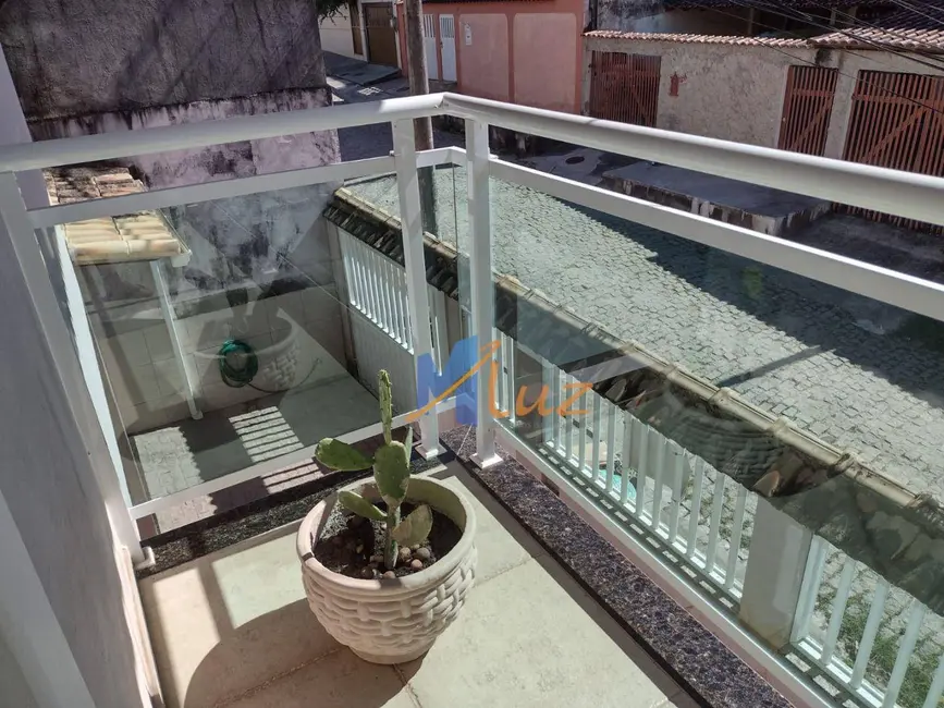 Casa de Condomínio com 3 quartos à venda, 150m2 em Jardim Santo Antônio, Macae - RJ - imagem 4 Foto 4 de Casa de Condomínio com 3 quartos à venda, 150m2 em Jardim Santo Antônio, Macae - RJ