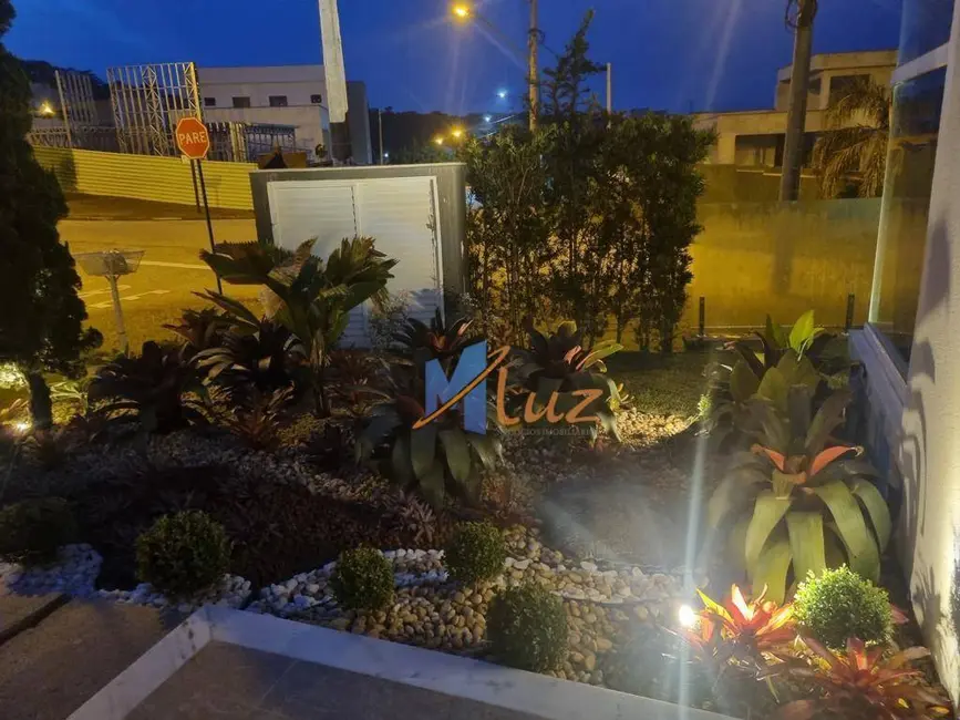 Casa de Condomínio com 3 quartos à venda, 408m2 em Alphaville, Rio Das Ostras - RJ - imagem 7 Foto 7 de Casa de Condomínio com 3 quartos à venda, 408m2 em Alphaville, Rio Das Ostras - RJ