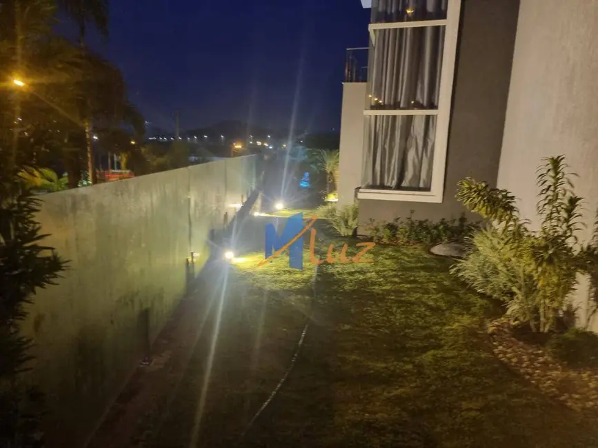 Casa de Condomínio com 3 quartos à venda, 408m2 em Alphaville, Rio Das Ostras - RJ - imagem 6 Foto 6 de Casa de Condomínio com 3 quartos à venda, 408m2 em Alphaville, Rio Das Ostras - RJ