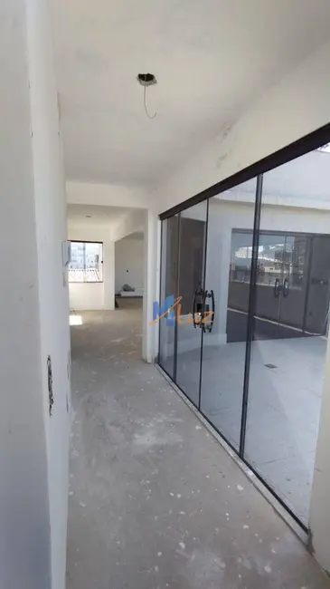 Cobertura com 3 quartos à venda, 300m2 em Cajueiros, Macae - RJ - imagem 4 Foto 4 de Cobertura com 3 quartos à venda, 300m2 em Cajueiros, Macae - RJ
