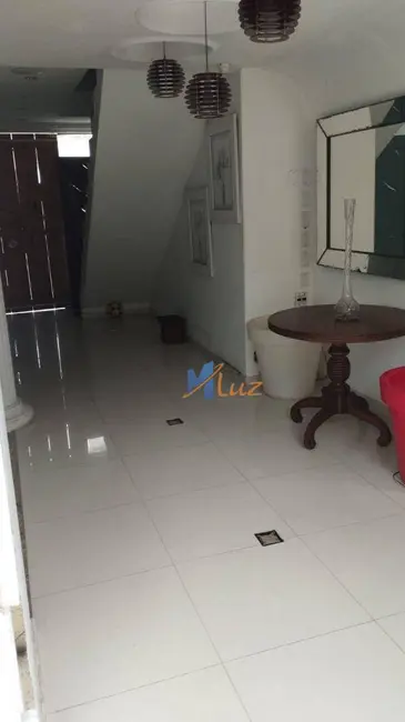 Foto 2 de Casa de Condomínio com 3 quartos à venda e para alugar, 400m2 em Cavaleiros, Macae - RJ