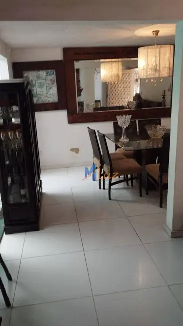 Casa de Condomínio com 3 quartos à venda e para alugar, 400m2 em Cavaleiros, Macae - RJ - imagem 7 Foto 7 de Casa de Condomínio com 3 quartos à venda e para alugar, 400m2 em Cavaleiros, Macae - RJ
