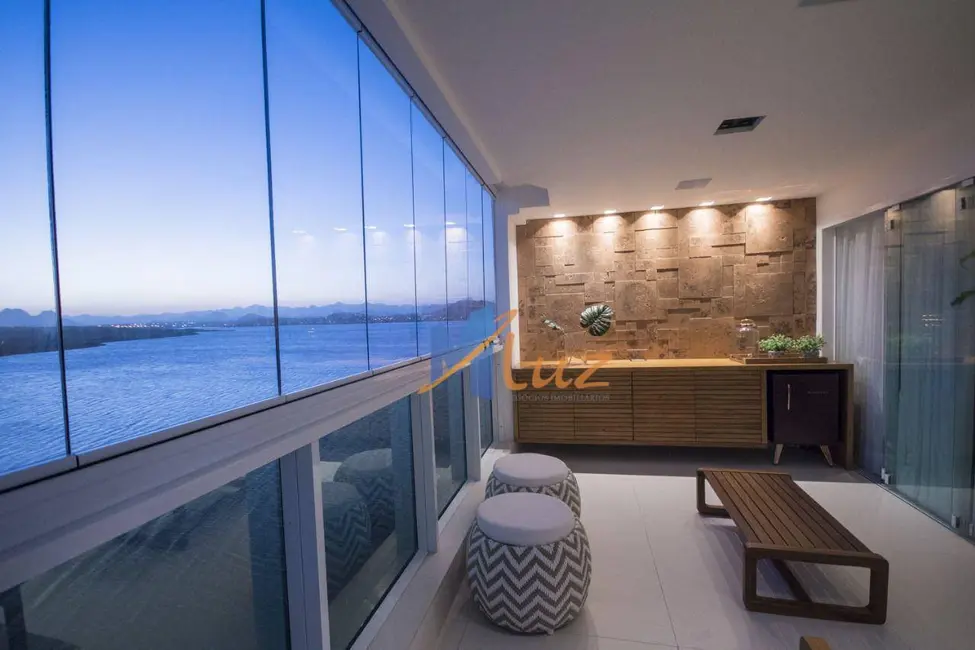 Foto 1 de Apartamento com 3 quartos à venda, 202m2 em Praia do Pecado, Macae - RJ