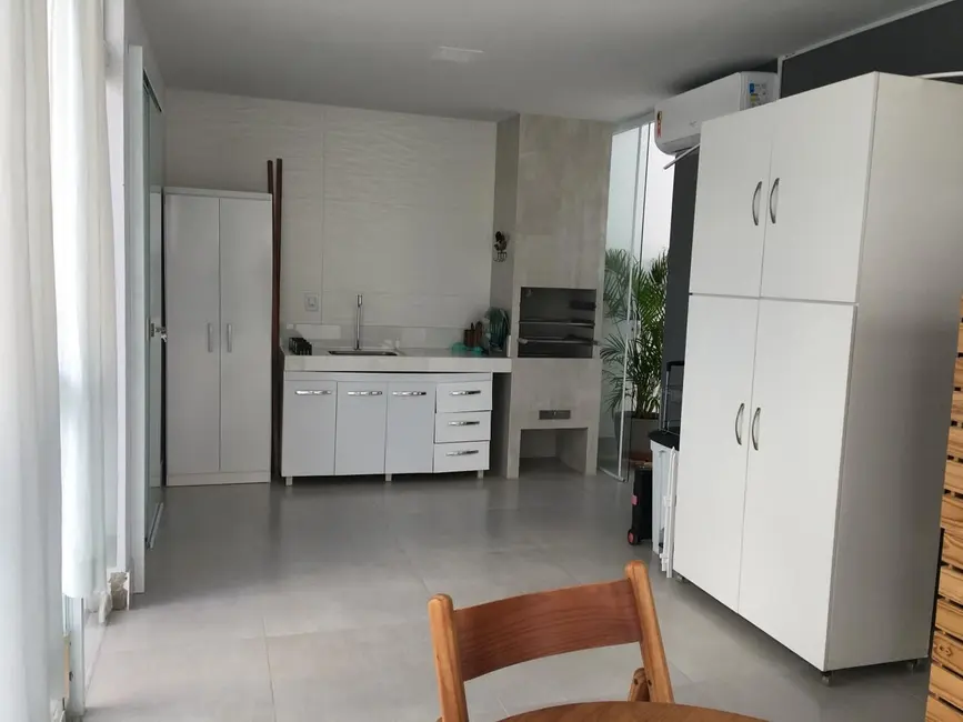 Casa de Condomínio com 4 quartos à venda, 289m2 em Macae - RJ - imagem 5 Foto 5 de Casa de Condomínio com 4 quartos à venda, 289m2 em Macae - RJ