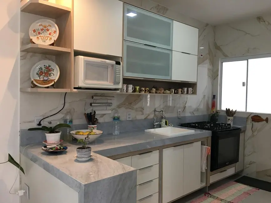Casa de Condomínio com 4 quartos à venda, 289m2 em Macae - RJ - imagem 4 Foto 4 de Casa de Condomínio com 4 quartos à venda, 289m2 em Macae - RJ