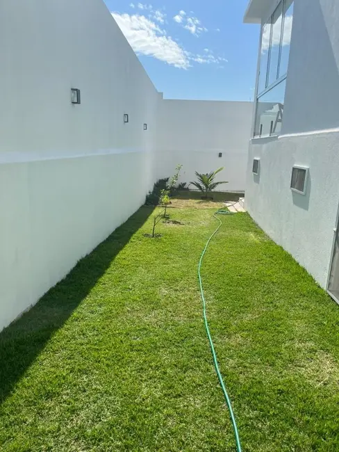 Casa de Condomínio com 4 quartos à venda, 289m2 em Macae - RJ - imagem 3 Foto 3 de Casa de Condomínio com 4 quartos à venda, 289m2 em Macae - RJ