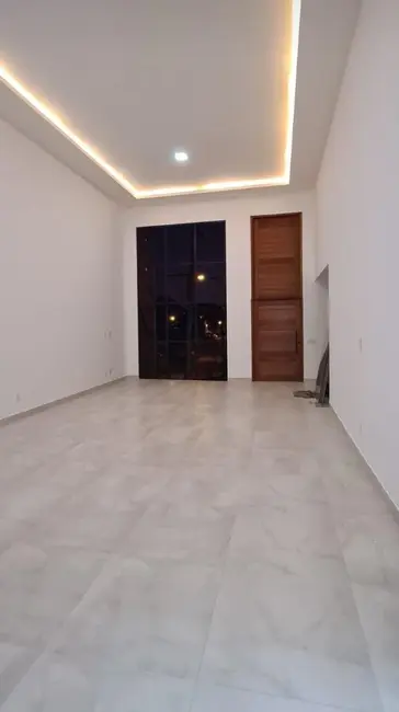 Casa de Condomínio com 2 quartos à venda, 300m2 em Macae - RJ - imagem 4 Foto 4 de Casa de Condomínio com 2 quartos à venda, 300m2 em Macae - RJ