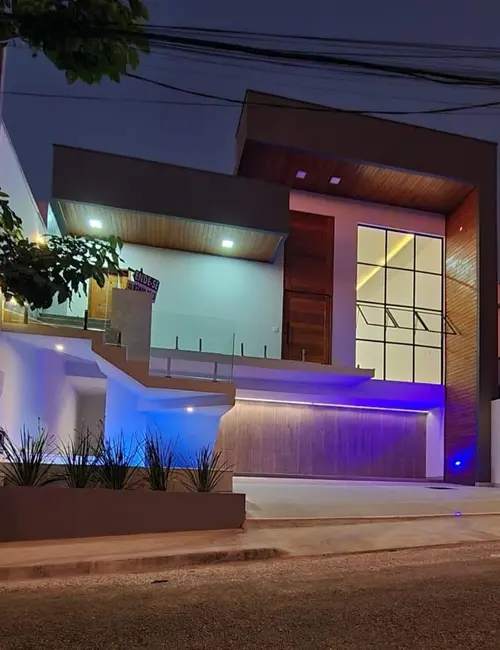 Foto 1 de Casa de Condomínio com 2 quartos à venda, 300m2 em Macae - RJ