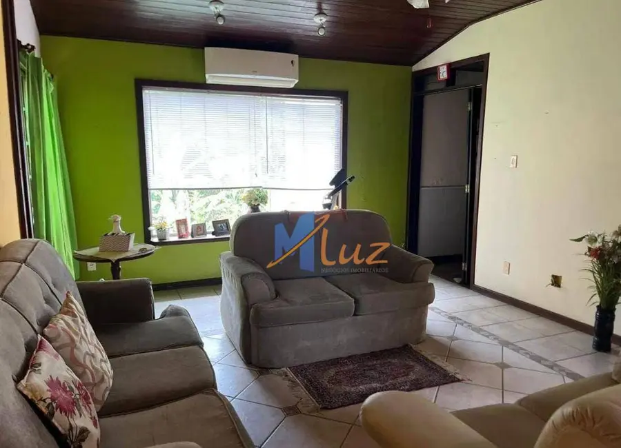 Casa de Condomínio com 4 quartos à venda, 810m2 em Marica - RJ - imagem 3 Foto 3 de Casa de Condomínio com 4 quartos à venda, 810m2 em Marica - RJ