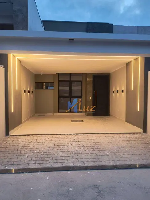 Foto 1 de Casa de Condomínio com 3 quartos à venda, 107m2 em Lagoa, Macae - RJ