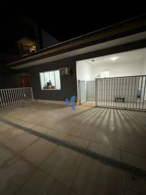 Foto 4 de Casa de Condomínio com 4 quartos à venda, 560m2 em Rio Das Ostras - RJ