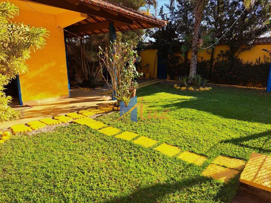 Foto 2 de Casa de Condomínio com 6 quartos para alugar, 525m2 em Jardim Mariléa, Rio Das Ostras - RJ