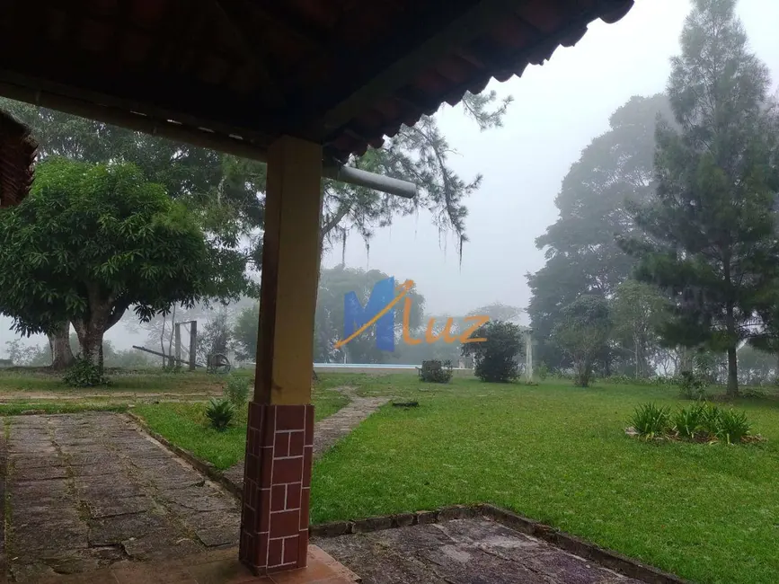 Foto 4 de Chácara com 8 quartos à venda, 10000m2 em Mendes - RJ