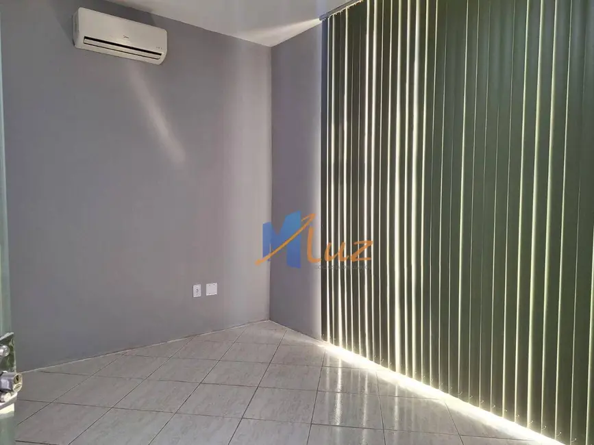 Loja para alugar, 200m2 em Centro, Macae - RJ - imagem 3 Foto 3 de Loja para alugar, 200m2 em Centro, Macae - RJ