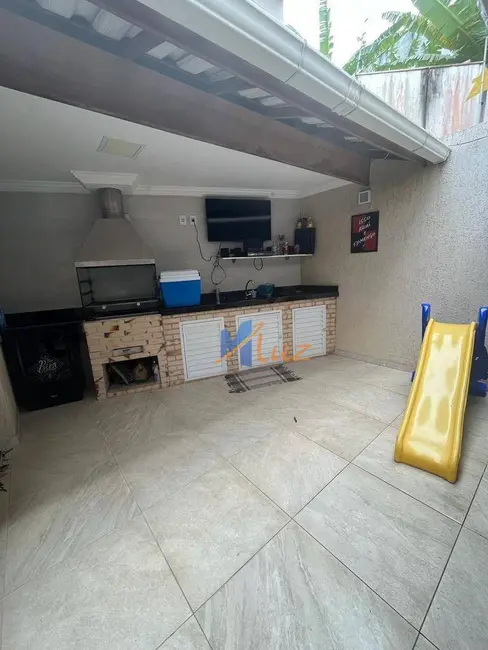 Foto 5 de Casa de Condomínio com 3 quartos à venda, 214m2 em Glória, Macae - RJ