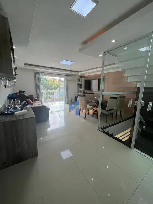 Foto 7 de Casa de Condomínio com 3 quartos à venda, 214m2 em Glória, Macae - RJ