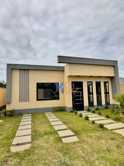 Foto 2 de Casa de Condomínio com 3 quartos à venda, 200m2 em Sao Pedro Da Aldeia - RJ