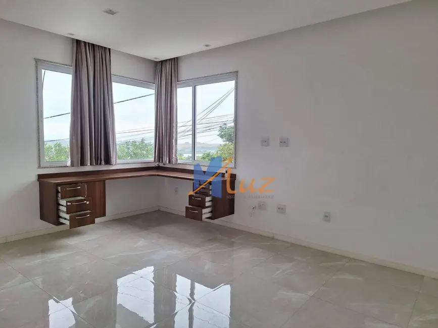 Casa de Condomínio com 3 quartos à venda e para alugar, 360m2 em Lagoa, Macae - RJ - imagem 6 Foto 6 de Casa de Condomínio com 3 quartos à venda e para alugar, 360m2 em Lagoa, Macae - RJ