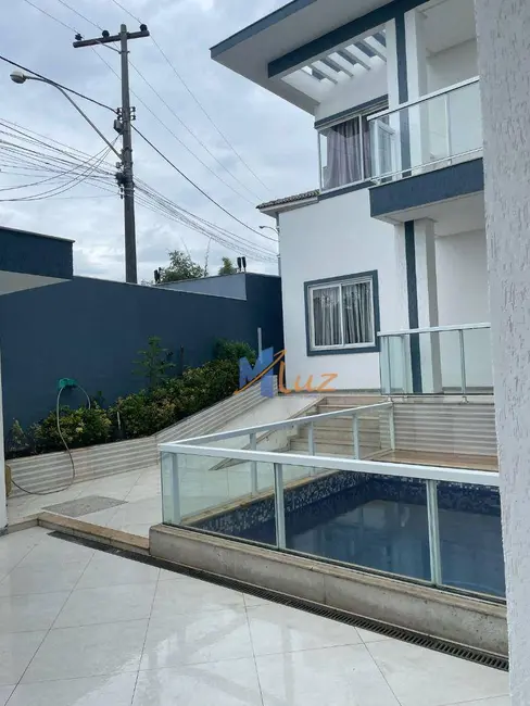 Foto 1 de Casa de Condomínio com 3 quartos à venda e para alugar, 360m2 em Lagoa, Macae - RJ