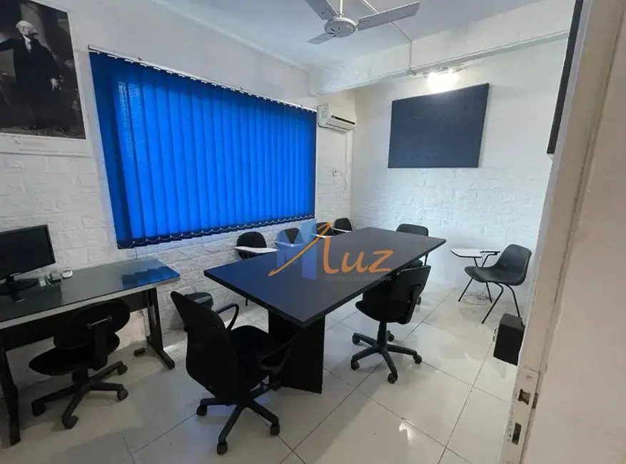 Sala Comercial para alugar, 62m2 em Praia Campista, Macae - RJ - imagem 1 Foto 1 de Sala Comercial para alugar, 62m2 em Praia Campista, Macae - RJ