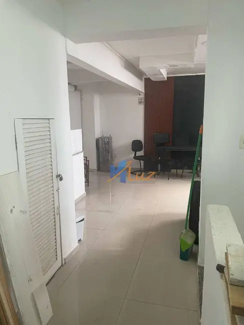 Sala Comercial para alugar, 62m2 em Praia Campista, Macae - RJ - imagem 2 Foto 2 de Sala Comercial para alugar, 62m2 em Praia Campista, Macae - RJ