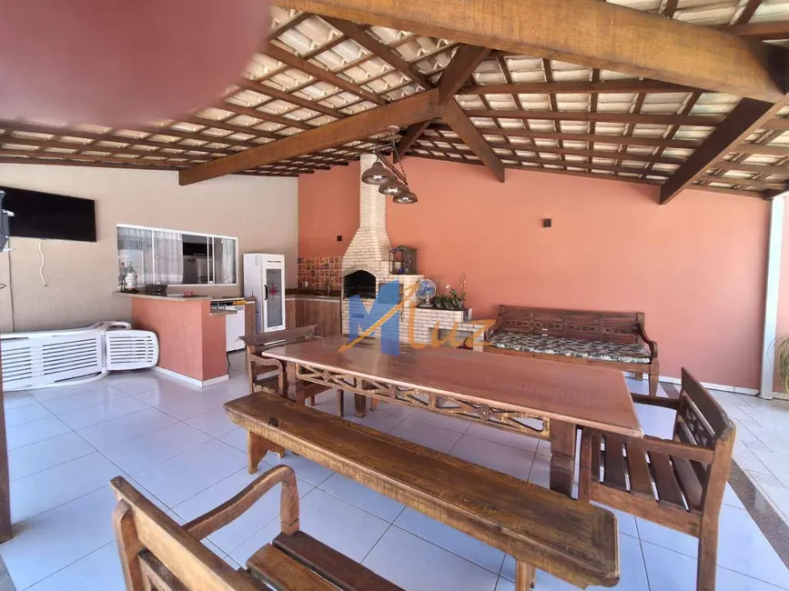 Casa de Condomínio com 3 quartos à venda, 2000m2 em Granja dos Cavaleiros, Macae - RJ - imagem 4 Foto 4 de Casa de Condomínio com 3 quartos à venda, 2000m2 em Granja dos Cavaleiros, Macae - RJ