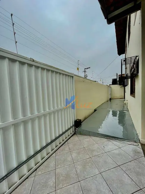 Casa de Condomínio com 5 quartos à venda e para alugar, 200m2 em Visconde de Araújo, Macae - RJ - imagem 7 Foto 7 de Casa de Condomínio com 5 quartos à venda e para alugar, 200m2 em Visconde de Araújo, Macae - RJ