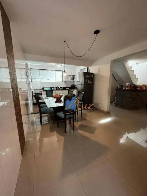 Casa de Condomínio com 3 quartos à venda, 200m2 em Granja dos Cavaleiros, Macae - RJ - imagem 5 Foto 5 de Casa de Condomínio com 3 quartos à venda, 200m2 em Granja dos Cavaleiros, Macae - RJ