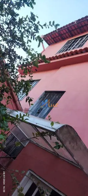 Casa de Condomínio com 3 quartos à venda, 200m2 em Parque Aeroporto, Macae - RJ - imagem 6 Foto 6 de Casa de Condomínio com 3 quartos à venda, 200m2 em Parque Aeroporto, Macae - RJ