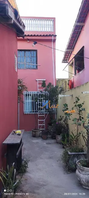 Casa de Condomínio com 3 quartos à venda, 200m2 em Parque Aeroporto, Macae - RJ - imagem 5 Foto 5 de Casa de Condomínio com 3 quartos à venda, 200m2 em Parque Aeroporto, Macae - RJ