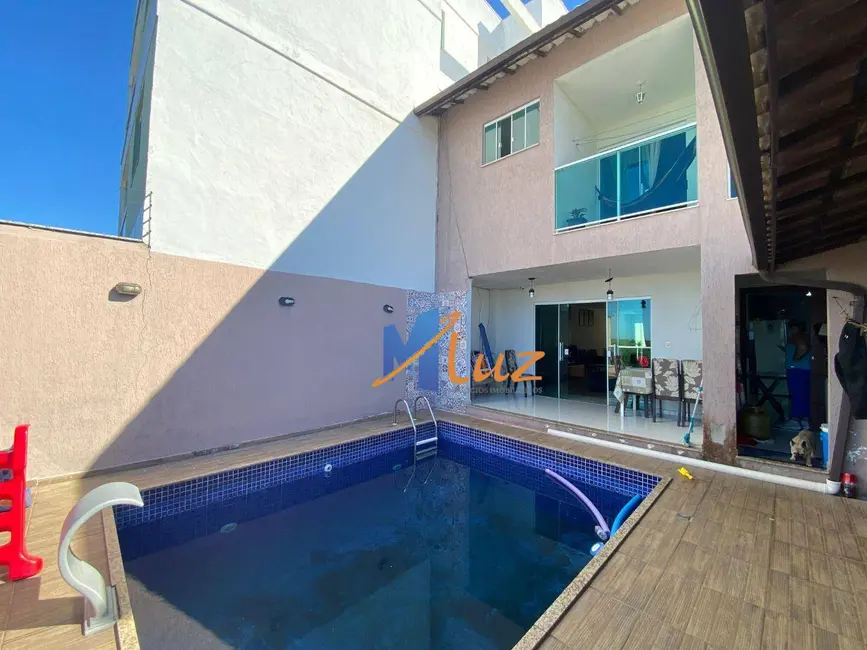 Foto 2 de Casa com 4 quartos à venda, 480m2 em Lagoa, Macae - RJ