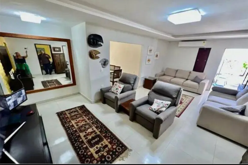 Casa com 4 quartos à venda, 280m2 em Candelária, Natal - RN - imagem 3 Foto 3 de Casa com 4 quartos à venda, 280m2 em Candelária, Natal - RN