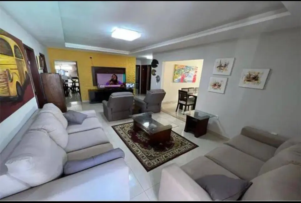 Casa com 4 quartos à venda, 280m2 em Candelária, Natal - RN - imagem 9 Foto 9 de Casa com 4 quartos à venda, 280m2 em Candelária, Natal - RN