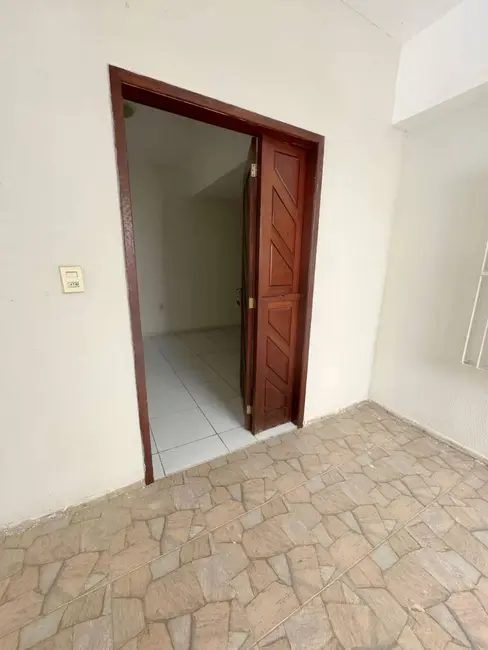 Casa com 2 quartos para alugar em Lagoa Azul, Natal - RN - imagem 4 Foto 4 de Casa com 2 quartos para alugar em Lagoa Azul, Natal - RN