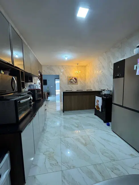 Casa com 3 quartos à venda, 225m2 em Pajuçara, Natal - RN - imagem 3 Foto 3 de Casa com 3 quartos à venda, 225m2 em Pajuçara, Natal - RN